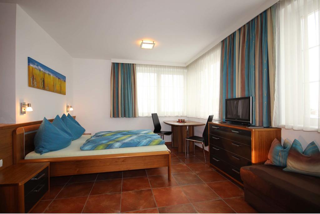 מטרי אין אוסטירול Apartments Schloss-Weissenstein-Strasse מראה חיצוני תמונה