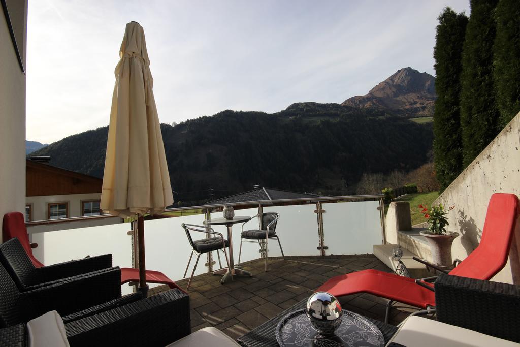 מטרי אין אוסטירול Apartments Schloss-Weissenstein-Strasse מראה חיצוני תמונה